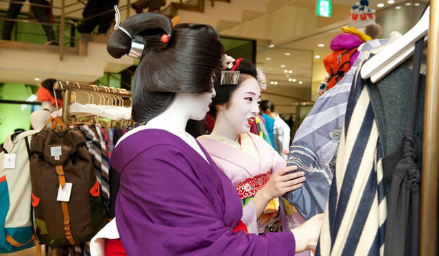 <strong> UNITED ARROWS｜ユナイテッドアローズ</strong>　ユナイテッドアローズ 原宿本店 ウィメンズ館 レセプション