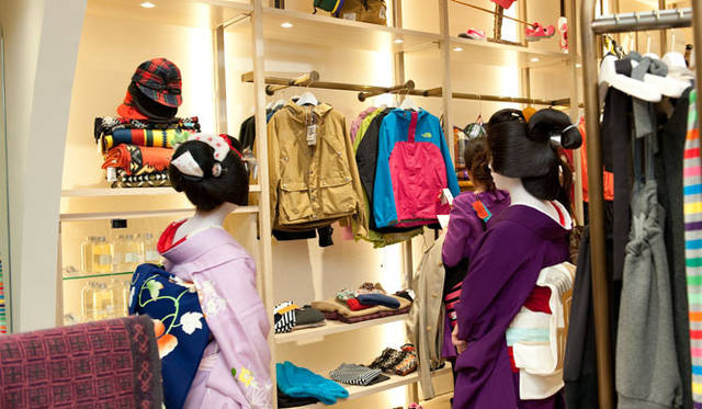 <strong> UNITED ARROWS｜ユナイテッドアローズ</strong>　ユナイテッドアローズ 原宿本店 ウィメンズ館 レセプション