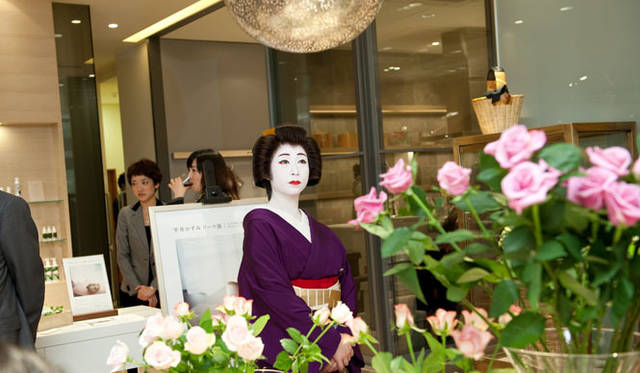 <strong> UNITED ARROWS｜ユナイテッドアローズ</strong>　ユナイテッドアローズ 原宿本店 ウィメンズ館 レセプション