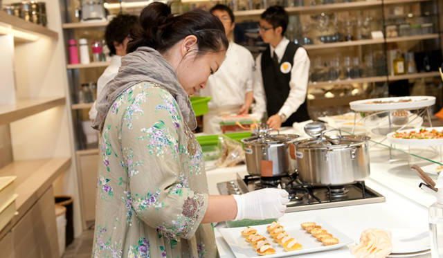 <strong> UNITED ARROWS｜ユナイテッドアローズ</strong>　フィンガーフードをつくる栗原 友さん