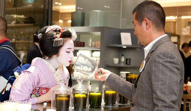 <strong> UNITED ARROWS｜ユナイテッドアローズ</strong>　ユナイテッドアローズ 原宿本店 ウィメンズ館 レセプション