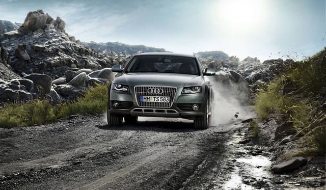 <strong>Audi A4 allroad quattro｜アウディ A4 オールロードクワトロ</strong>