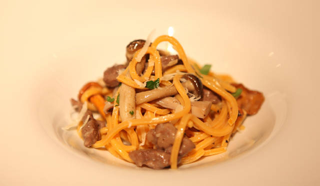 <strong>more trees｜バーニーズ　ニューヨークで愉しむ森の恵み</strong>　ランチコースはスープ、前菜、リゾット、パスタ、メインディッシュ、デザート、とボリューム満点の内容で3000円！