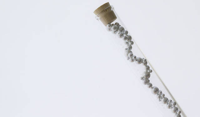 <strong>HK × NOSIGNER</strong>　「Gravity pearl」