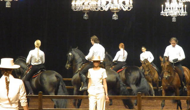 <strong>HERMÈS｜エルメス</strong>　2011年 春夏コレクションより