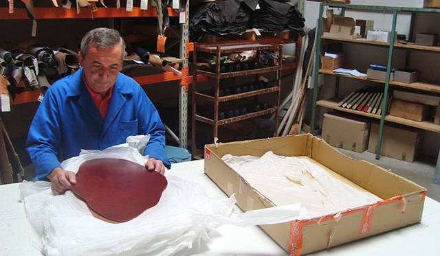 <strong>J.M. Weston│ジェイエムウエストン</strong>　フランス・リモージュの工場より