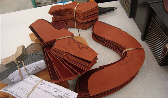 <strong>J.M. Weston│ジェイエムウエストン</strong>　フランス・リモージュの工場より