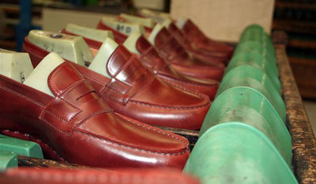 <strong>J.M. Weston│ジェイエムウエストン</strong>　フランス・リモージュの工場より