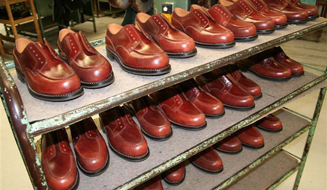 <strong>J.M. Weston│ジェイエムウエストン</strong>　フランス・リモージュの工場より