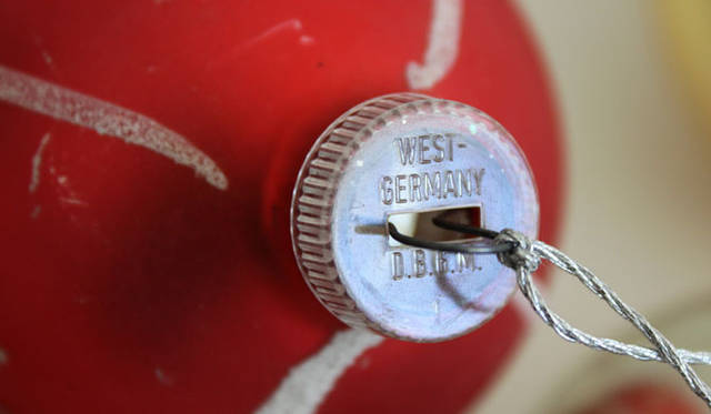 <strong>Yoko Ueno Lewis｜暮らしノート</strong>　ガラス製のボール KUGEL（クゲル）