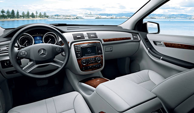 <strong>Mercedes-Benz R350 4MATIC｜メルセデス・ベンツ R350 4MATIC</strong>