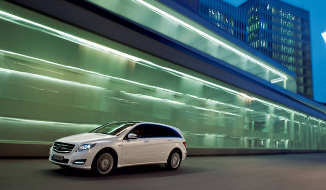 <strong>Mercedes-Benz R350 4MATIC｜メルセデス・ベンツ R350 4MATIC</strong>