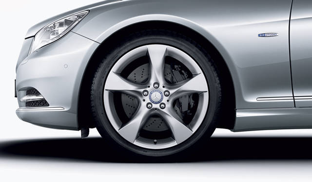 <strong>Mercedes-Benz  CL-Class｜メルセデス・ベンツ CLクラス</strong>　フロント用、255/40R19｜リア用、275/40R19の19インチ5スポーク アルミホイール　※受注生産