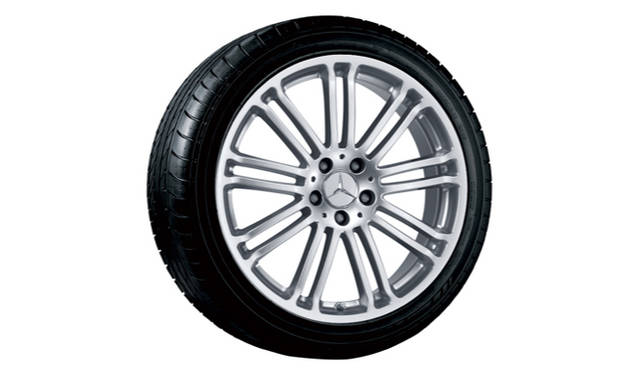 <strong>Mercedes-Benz  CL-Class｜メルセデス・ベンツ CLクラス</strong>　オプションとして用意されている9ツインスポーク アルミホイール