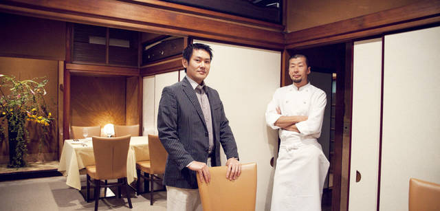 <strong>CITROEN DS3｜シトロエン DS3</strong>　<strong>『シェトモ』</strong>　『シェトモ』のオーナー野崎氏（左）と柴田シェフ。