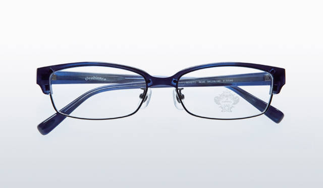 <strong>POKER FACE｜ポーカーフェイス　　「SIRMONT｜サーモント」</strong>　イタリアのバッグブランド「オロビアンコ」の眼鏡。クラシックとモダンが融合したデザインが魅力だ。ポーカーフェイスのみの独占販売。「OROBIANCO（オロビアンコ）」 2万6250円