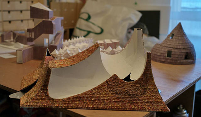 <strong>特集｜OPENERS的ニッポンの女性建築家　大西麻貴</strong>　『都市の中のけもの、屋根、山脈』 （2008年・多摩美術大学長谷川ゼミ企画展ダブルクロノス展インスタレーション）