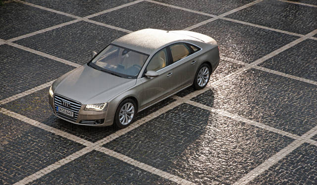 <strong>Audi｜アウディ A8</strong>