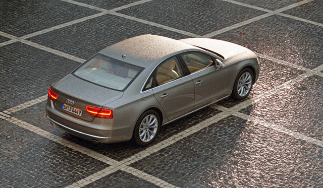 <strong>Audi｜アウディ A8</strong>