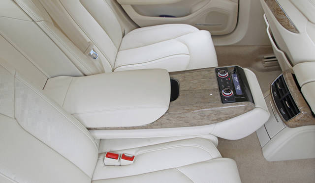 <strong>Audi｜アウディ A8</strong>