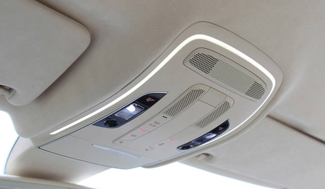 <strong>Audi｜アウディ A8</strong>