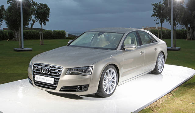<strong>Audi｜アウディ A8</strong>　ボディサイズは、全長5137（従来型＋82mm）×全幅1949（同＋54mm）×全高1460mm(同＋10mm)