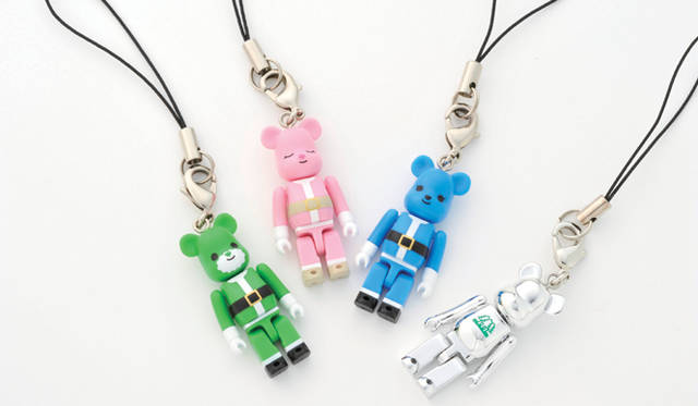 <strong>「メリー グリーン クリスマス」キャンペーン 2010</strong>｜チャリティ金はグリーンサンタ基金を通じて、子どもたちへの国産材製品の寄贈や、グリーンサンタ®の森づくりに役立てられます。