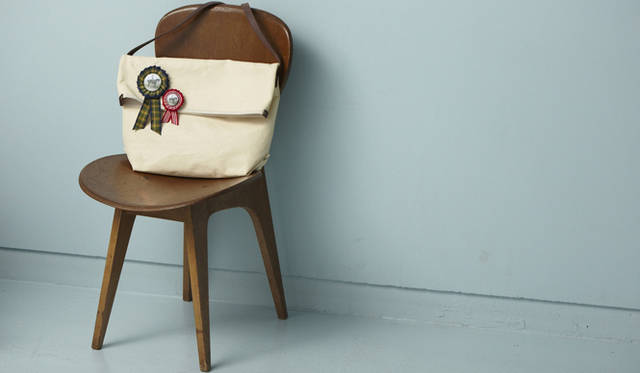 <strong>Whytrophy｜ワイトロフィー</strong>　リボン徽章 「rosette （ロゼット）」