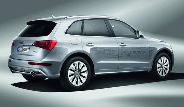 <strong>Audi Q5 hybrid quattro｜アウディ Q5 ハイブリッド クワトロ</strong>