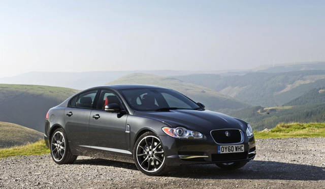 <strong>Jaguar｜ジャガー XF BlackPack</strong>