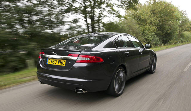 <strong>Jaguar｜ジャガー XF BlackPack</strong>