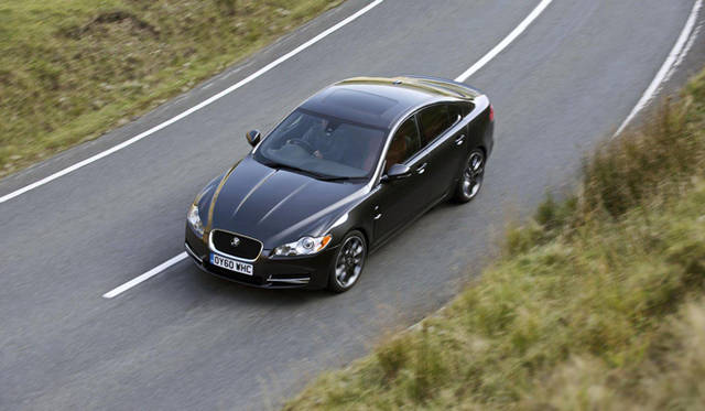 <strong>Jaguar｜ジャガー XF BlackPack</strong>