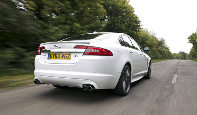 <strong>Jaguar｜ジャガー XF BlackPack</strong>