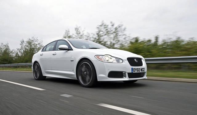 <strong>Jaguar｜ジャガー XF BlackPack</strong>