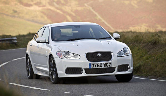 <strong>Jaguar｜ジャガー XF BlackPack</strong>