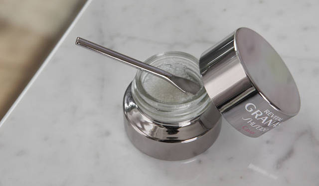 <strong>國藤直子のコスメシュラン</strong>　第66週 「資生堂 リバイタル グラナス キャビア」