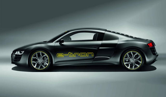 <strong>Audi R8 e-tron｜アウディ R8 eトロン</strong>