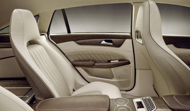 <strong>Mercedes-Benz  CLS Shooting Break｜メルセデス・ベンツ CLS シューティング ブレイク</strong>