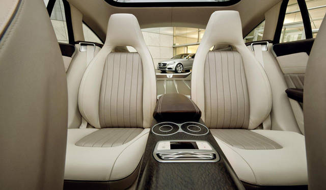 <strong>Mercedes-Benz  CLS Shooting Break｜メルセデス・ベンツ CLS シューティング ブレイク</strong>