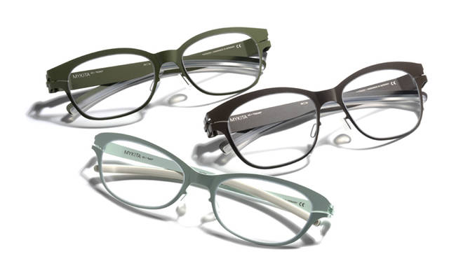 <strong>MYKITA｜マイキータ</strong>　「mint collection」　アジア人のフラットな顔立ちにもフィットするよう、計算されつくられたデザイン。ミントカラーのフレームがさわやか。各4万4100円