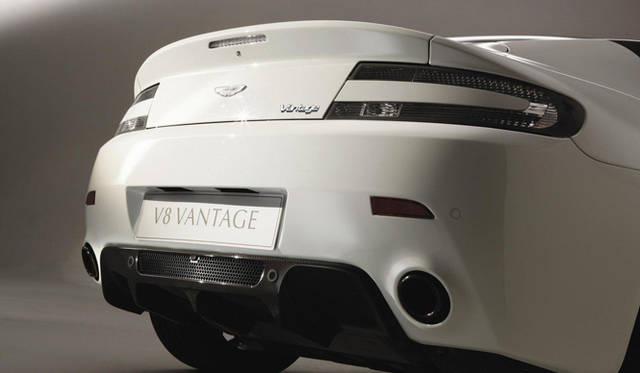 <strong>ASTON MARTIN V8 Vantage N420｜アストンマーティン V8 ヴァンテージ N420</strong>