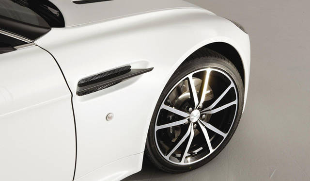 <strong>ASTON MARTIN V8 Vantage N420｜アストンマーティン V8 ヴァンテージ N420</strong>