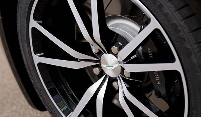 <strong>ASTON MARTIN V8 Vantage N420｜アストンマーティン V8 ヴァンテージ N420</strong>