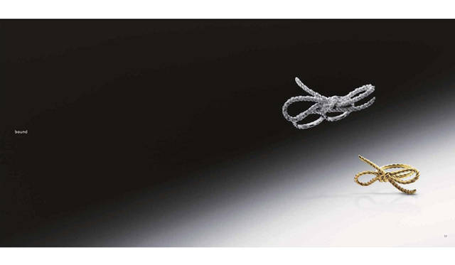 <strong>TASAKI｜タサキ</strong>　クラスプシリーズ「bound （バウンド）」 左から リング（WG/ダイヤモンド） 126万円、リング（YG） 13万6500円