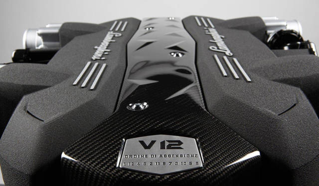 <strong>Lamborghini｜ランボルギーニ</strong>　新型V12エンジン
