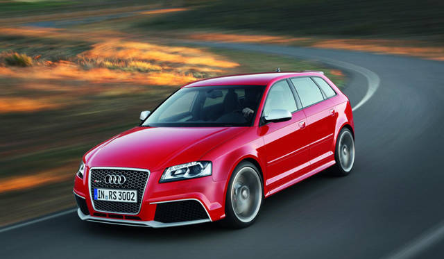 <strong>Audi RS3 Sportback｜アウディ RS3 スポーツバック</strong>