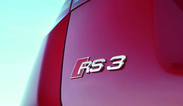 <strong>Audi RS3 Sportback｜アウディ RS3 スポーツバック</strong>