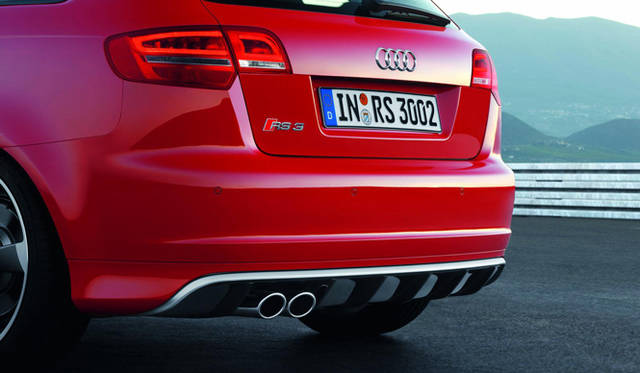 <strong>Audi RS3 Sportback｜アウディ RS3 スポーツバック</strong>
