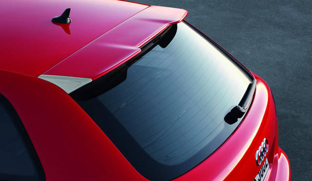 <strong>Audi RS3 Sportback｜アウディ RS3 スポーツバック</strong>