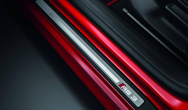 <strong>Audi RS3 Sportback｜アウディ RS3 スポーツバック</strong>